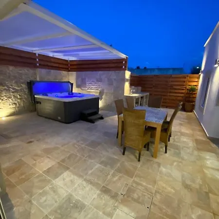 Caerus Villa