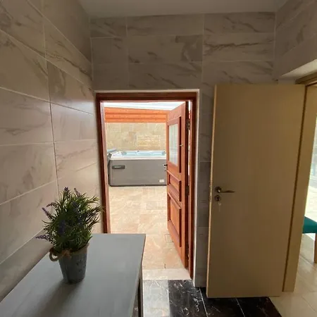 Caerus Villa *