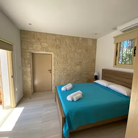 Caerus * Paphos